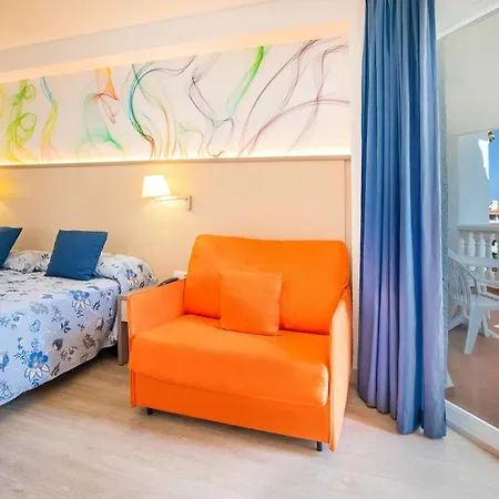 Отель Servigroup Romana 3*